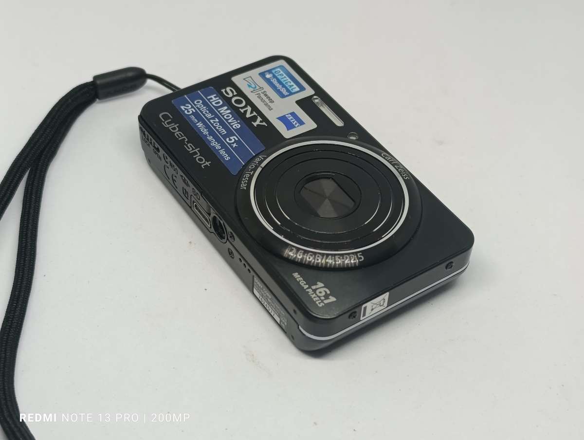 Sony Cyber-shot DSC W570 - 16.1MP - 5x Zoom - Digital Camera