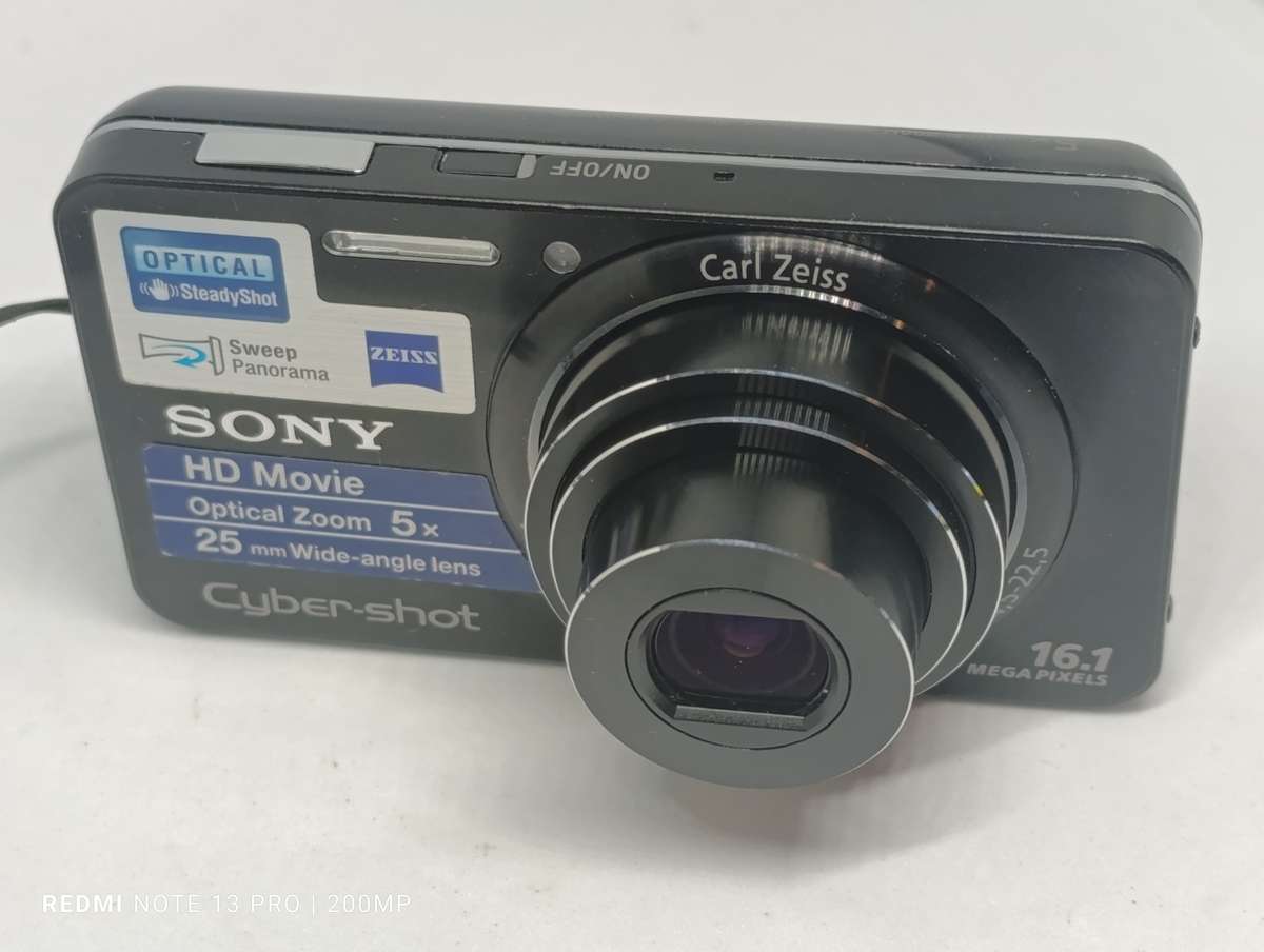 Sony Cyber-shot DSC W570 - 16.1MP - 5x Zoom - Digital Camera