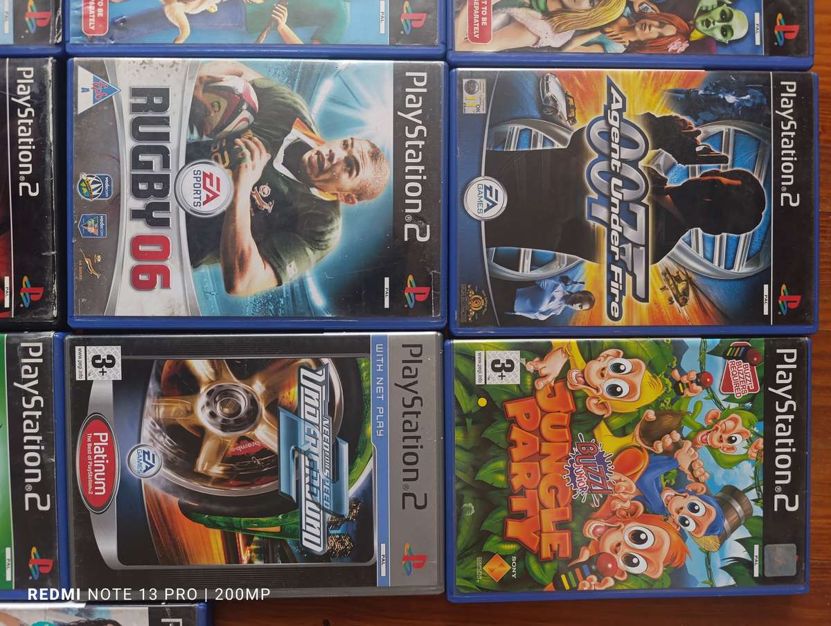 17 x Games (YOU WILL NEED TO CLEAN THEM)