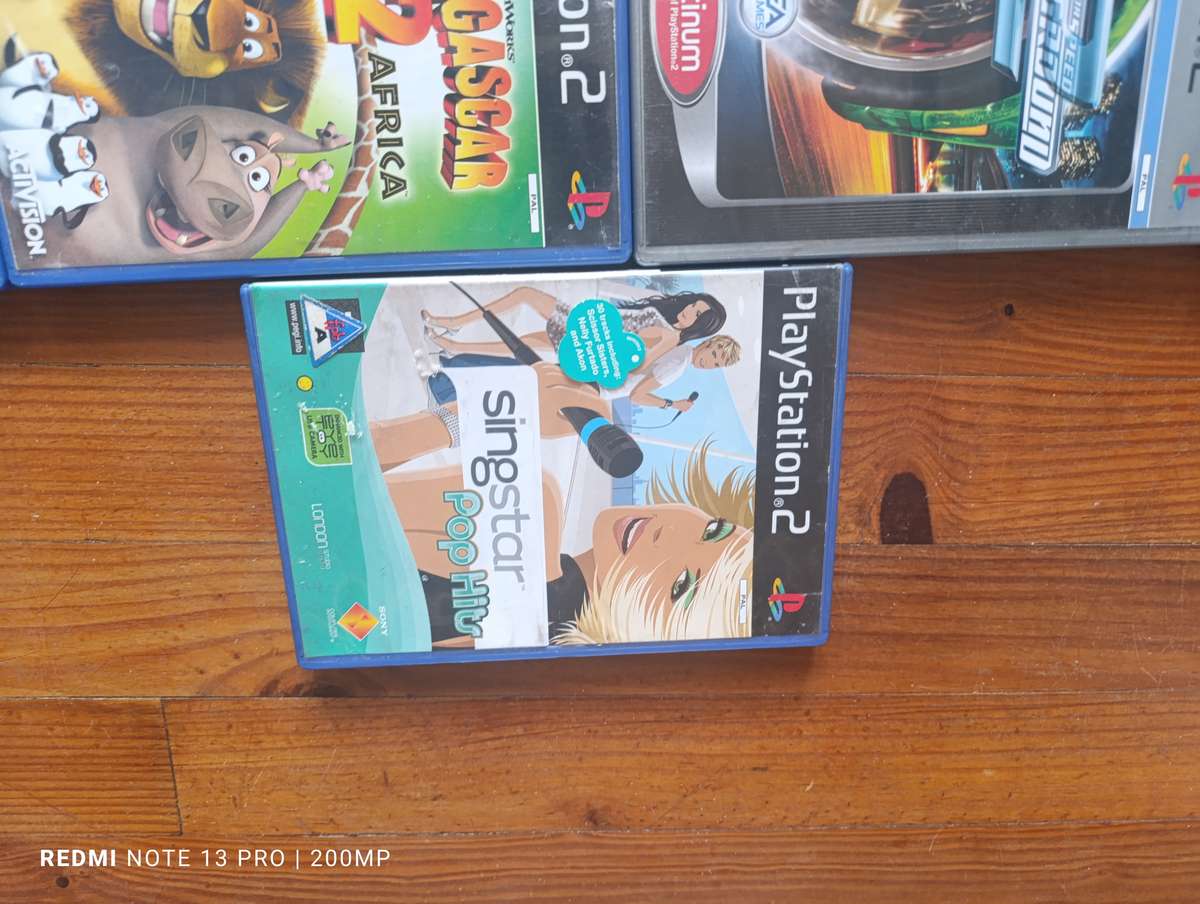 17 x Games (YOU WILL NEED TO CLEAN THEM)