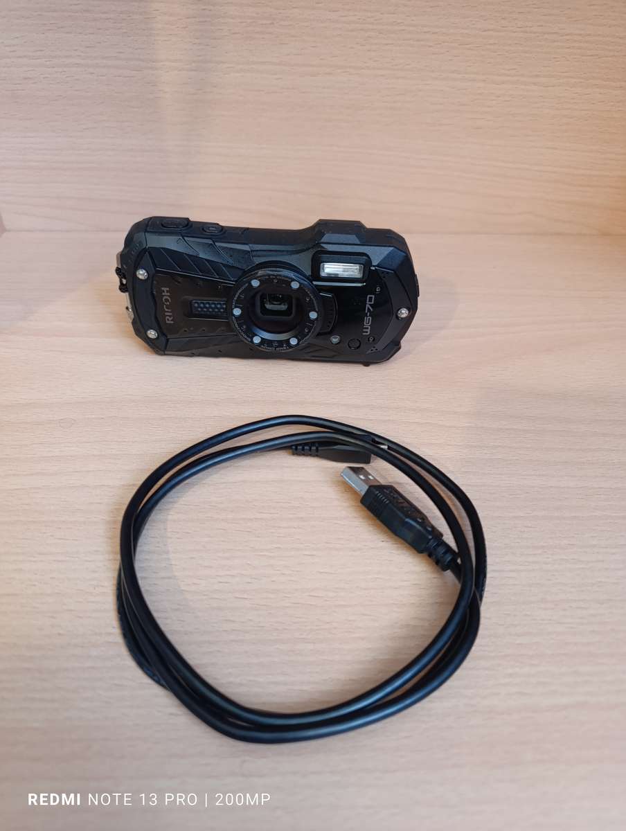 Ricoh WG-70 - 16MP - 5x Zoom - Waterproof Digital Camera