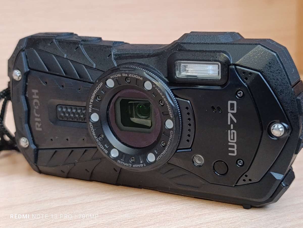 Ricoh WG-70 - 16MP - 5x Zoom - Waterproof Digital Camera