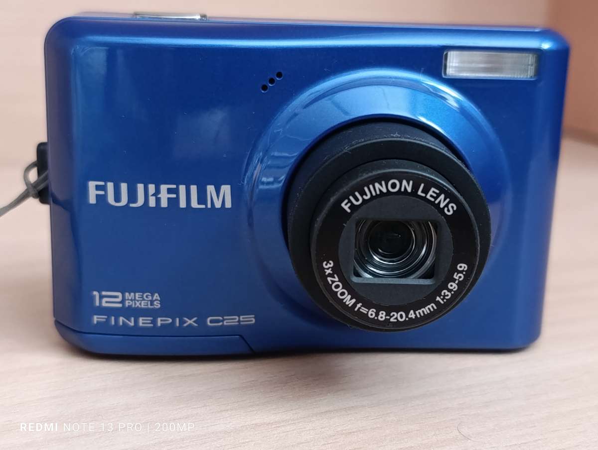 Fujifilm FinePix C25 - 12MP - 3x Zoom - Digital Camera