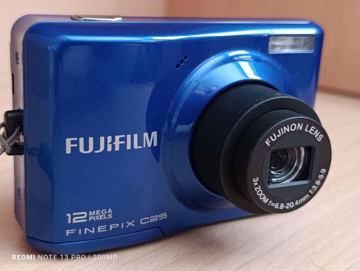 Fujifilm FinePix C25 - 12MP - 3x Zoom - Digital Camera