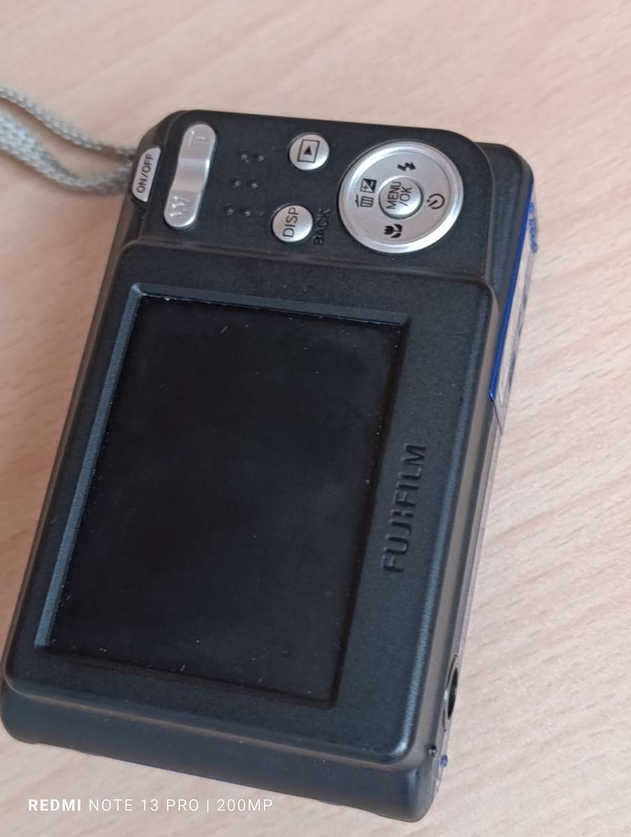 Fujifilm FinePix C25 - 12MP - 3x Zoom - Digital Camera