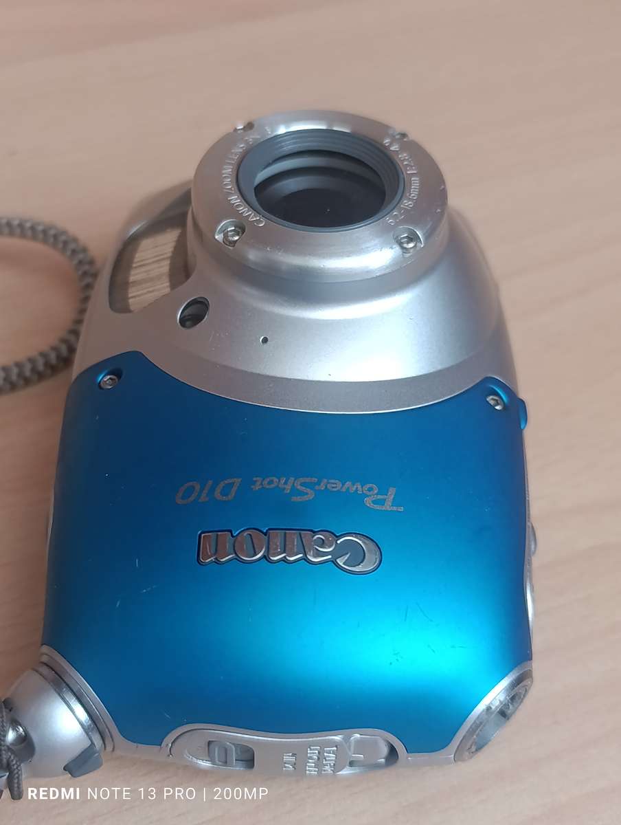 Canon PowerShot D10 - 12.1MP - 3x Zoom - Waterproof Digital Camera