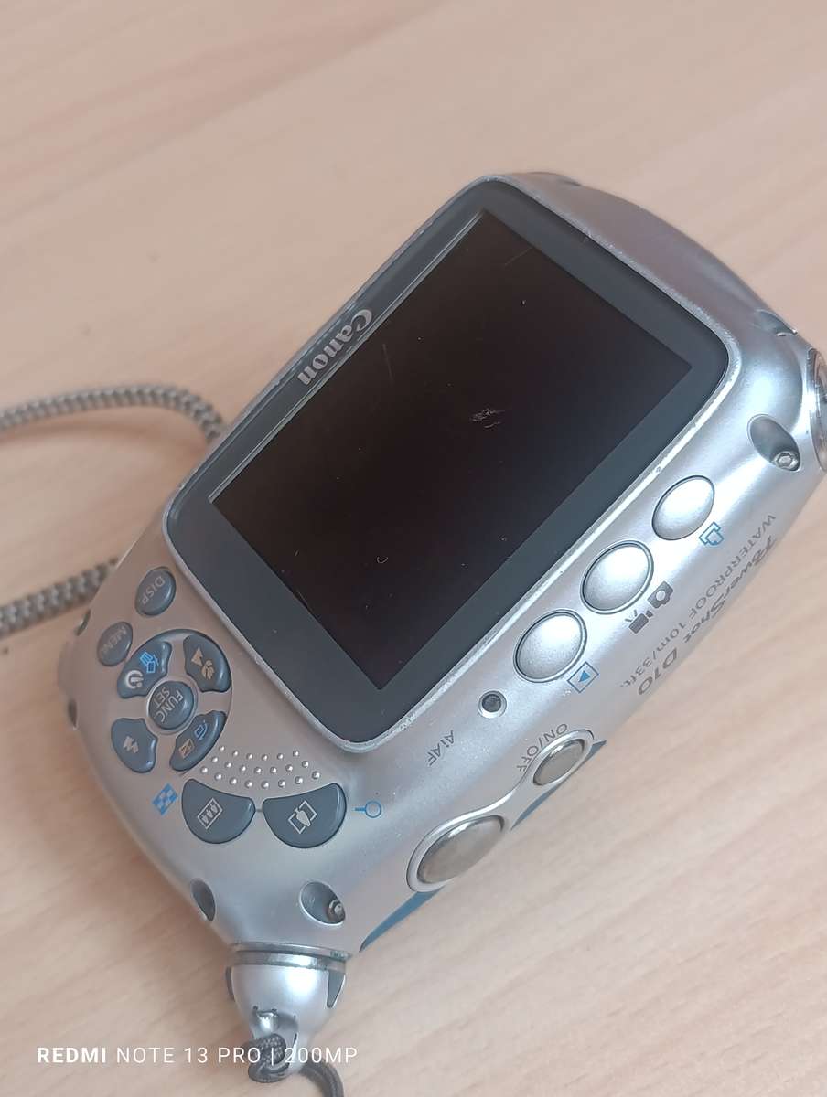 Canon PowerShot D10 - 12.1MP - 3x Zoom - Waterproof Digital Camera