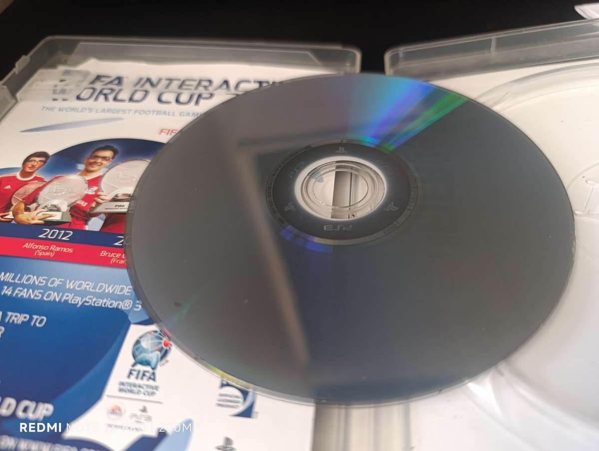Ps3 Fifa 14 - Needs cleaning