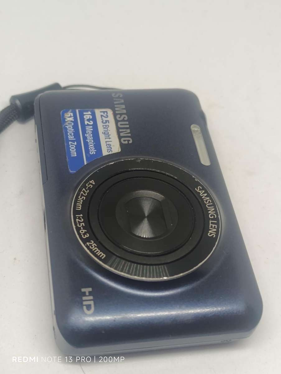 Samsung ES95 - 16.2MP - 5x Zoom - Digital Camera