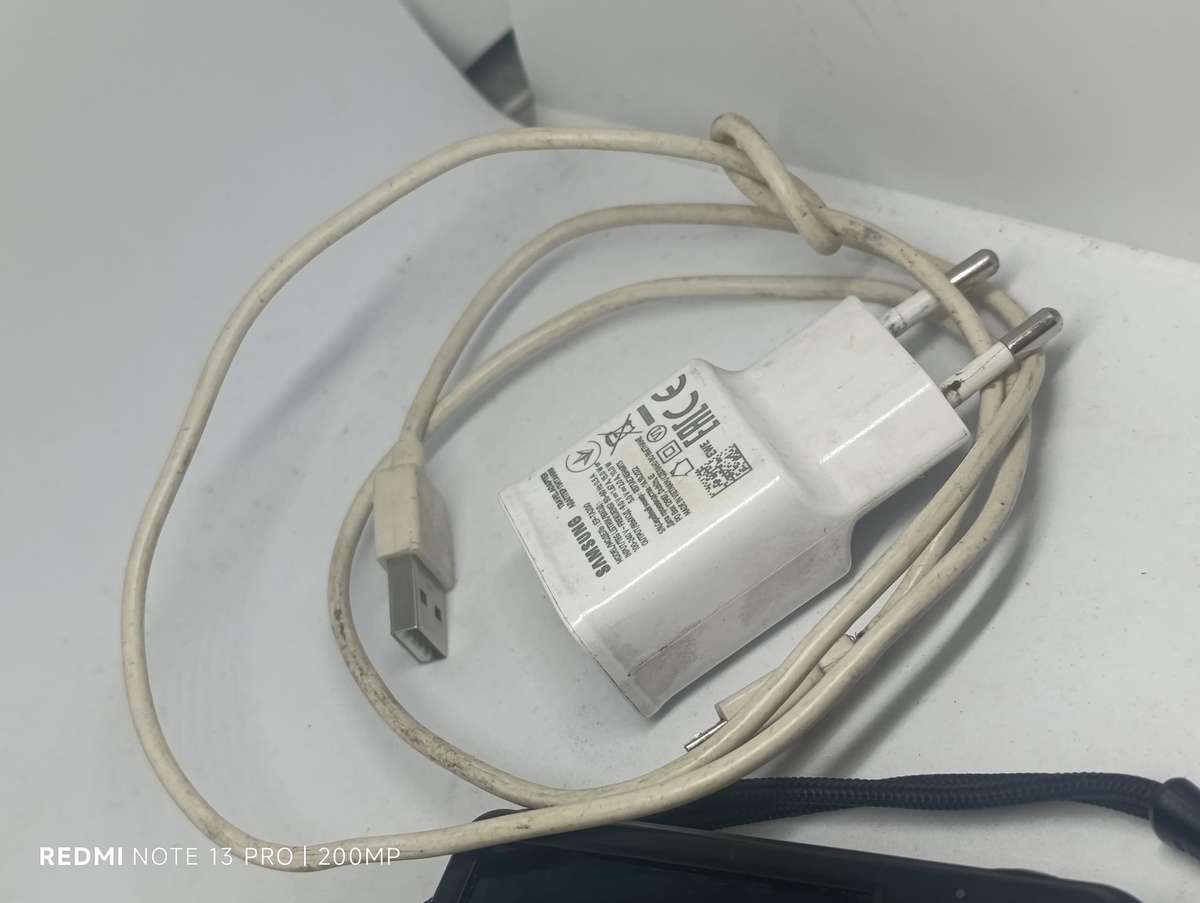 Samsung ES95 - 16.2MP - 5x Zoom - Digital Camera