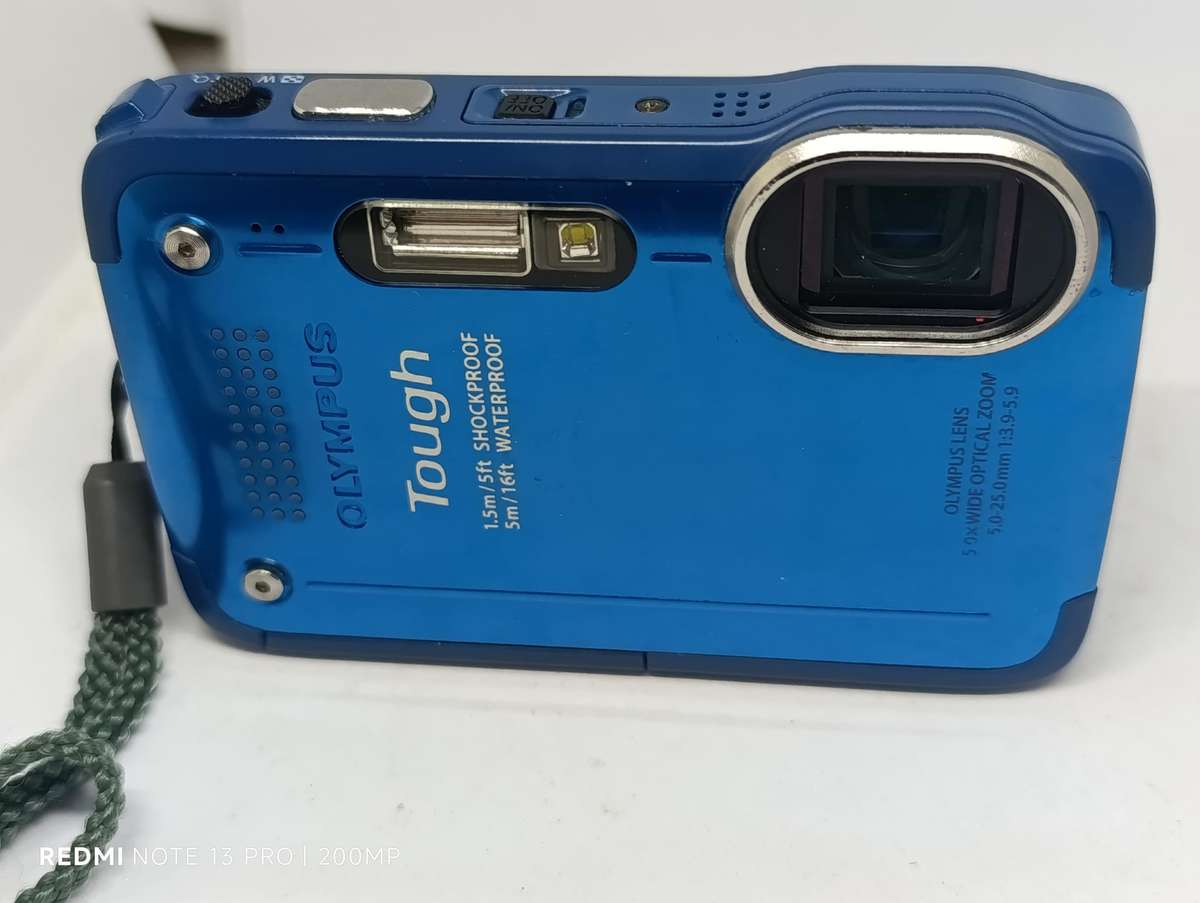 Olympus Stylus TG-630 - 12MP - 5x Zoom - Digital Camera