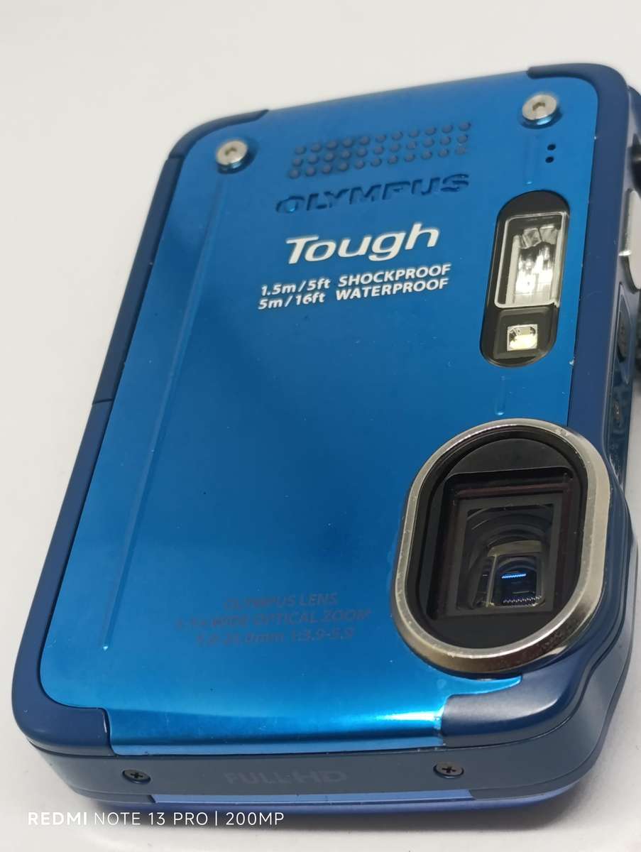 Olympus Stylus TG-630 - 12MP - 5x Zoom - Digital Camera