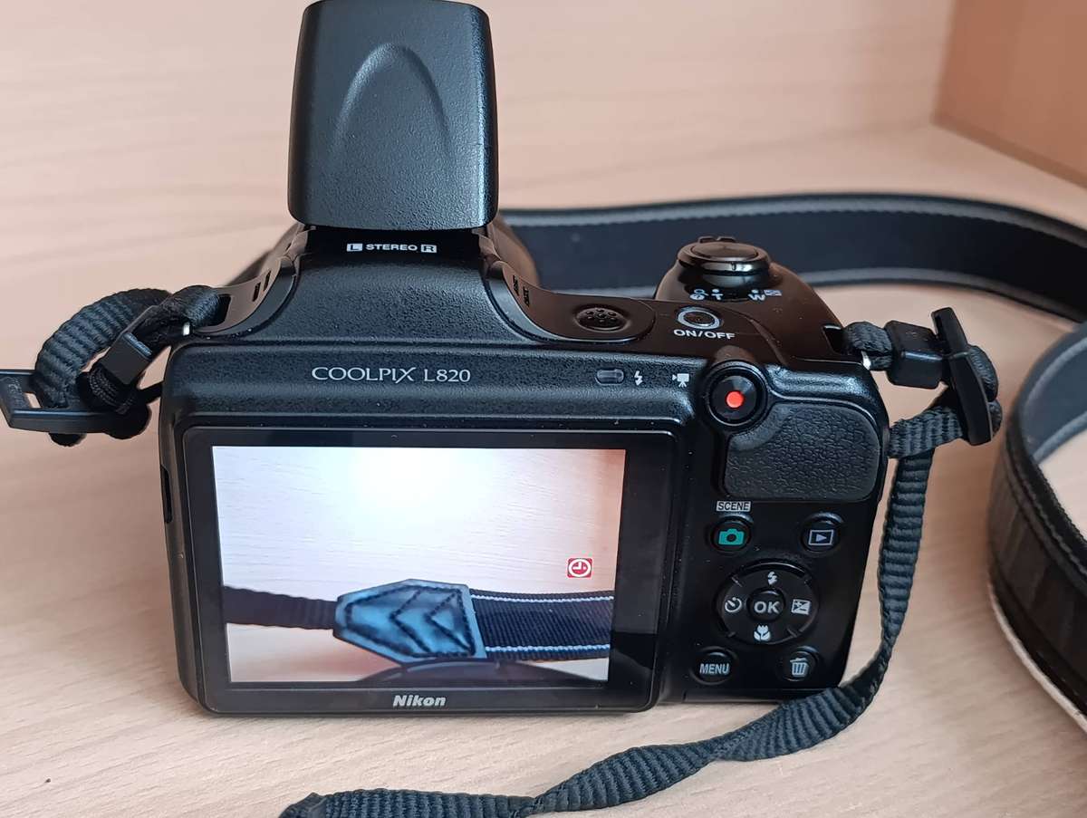 Nikon Coolpix L820 - 16MP - 30x Zoom - Digital Camera