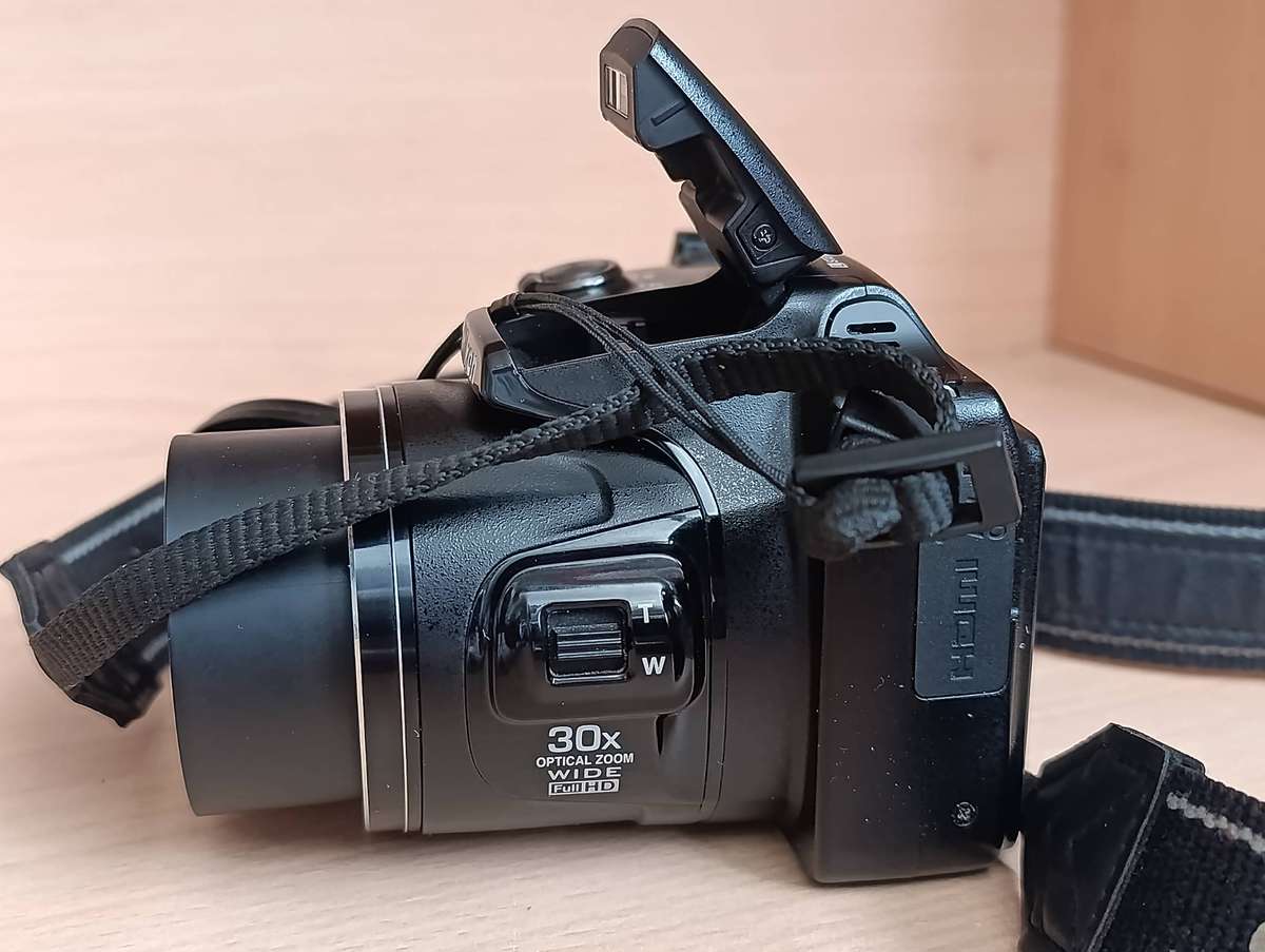 Nikon Coolpix L820 - 16MP - 30x Zoom - Digital Camera