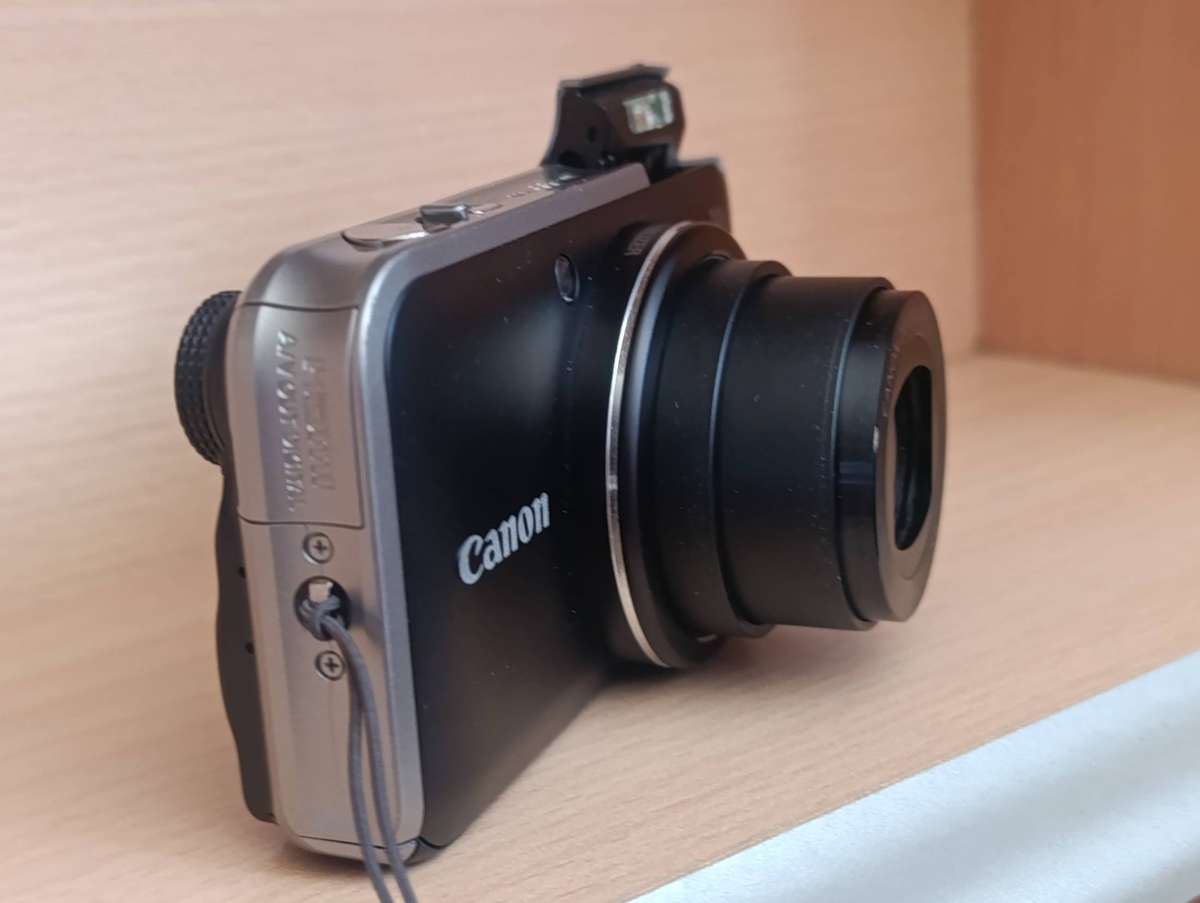 Canon POWERSHOT SX210iS - 14.1MP - 14x Zoom - Digital Camera