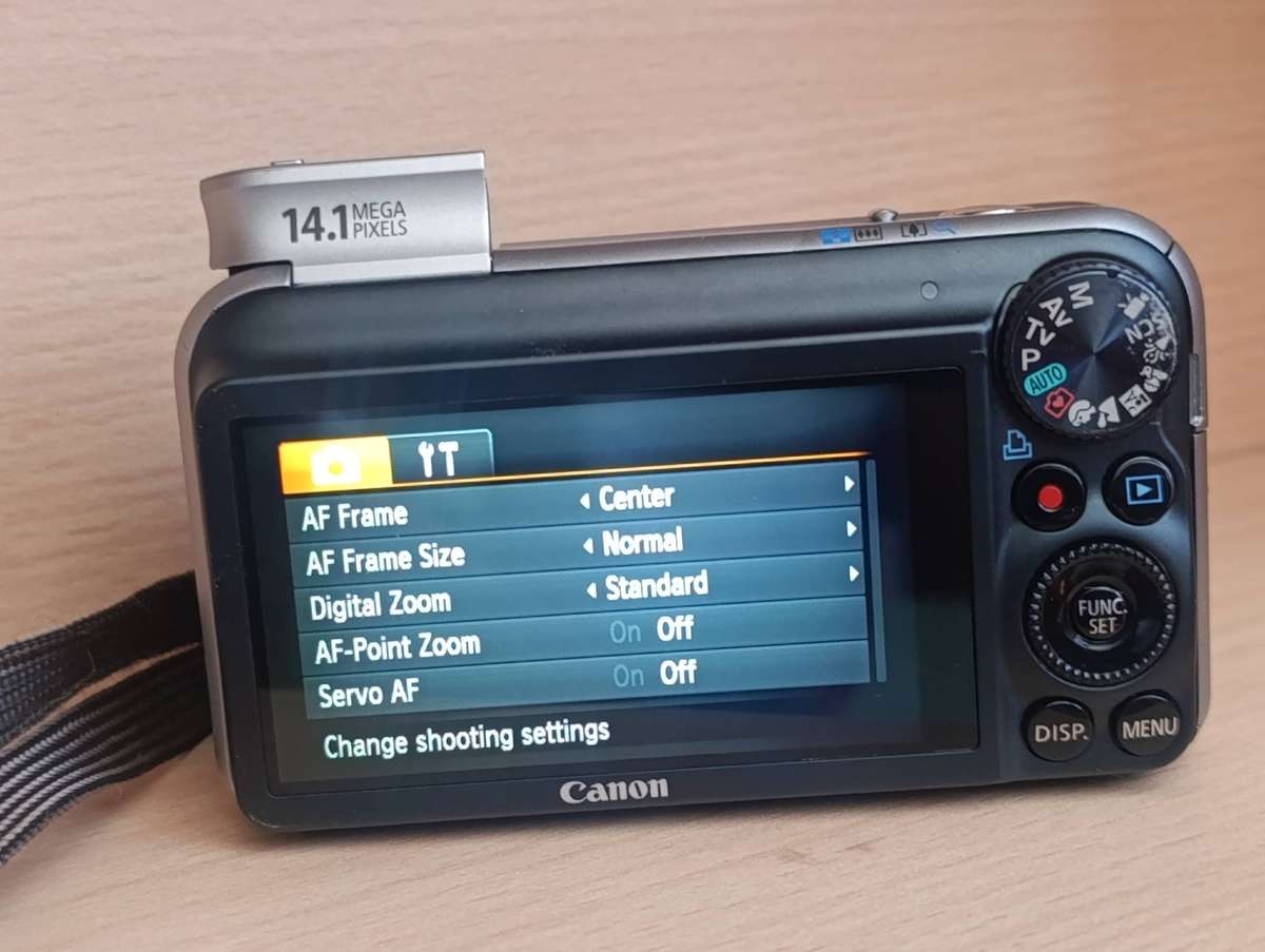 Canon POWERSHOT SX210iS - 14.1MP - 14x Zoom - Digital Camera