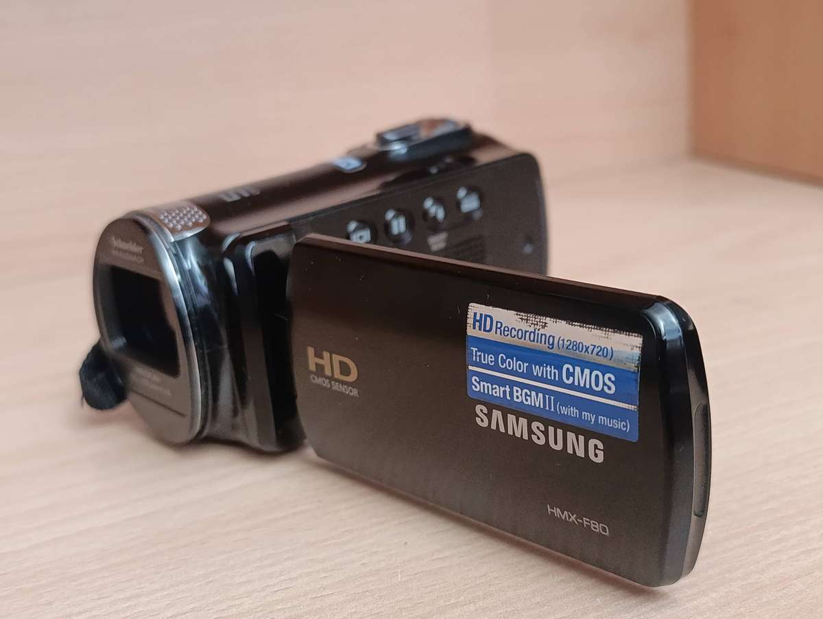 Samsung HMX-F80 HD Camcorder