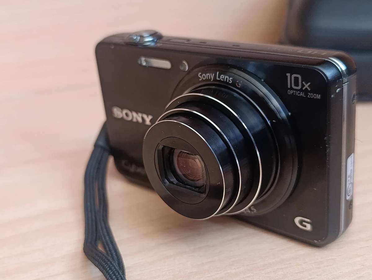 Sony Cyber-shot DSC-WX150 - 18.2MP - 10x Zoom - Digital Camera