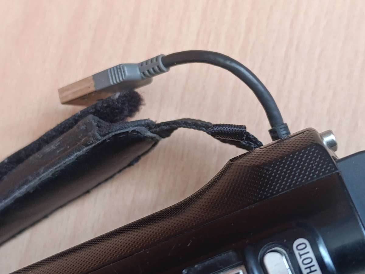 Sony CX220E Full HD Flash Memory Handycam Camcorder