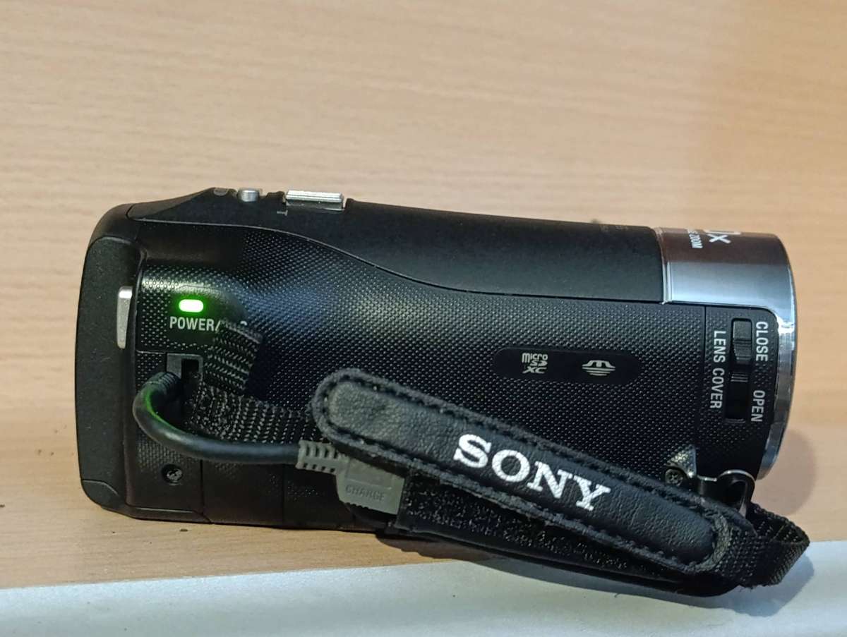 Sony HDR-CX405 HD Handycam - 30x Optical Zoom - Digital Handycam