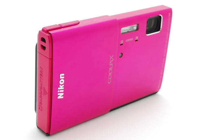 Nikon S100 - 16MP - 5x Zoom - Digital Camera