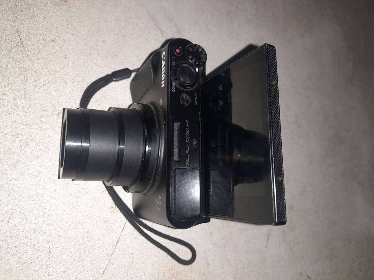 Canon Powershot SX740 HS (FAULTY SCREEN - UPDATED DESC.)