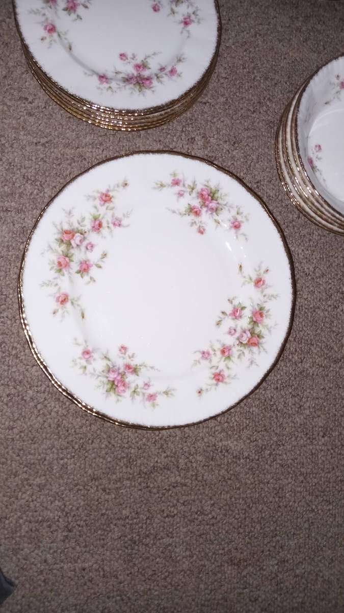Paragon Victoriana Rose Fine Bone Dinner & Tea Service