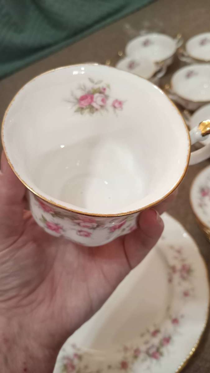 Paragon Victoriana Rose Fine Bone Dinner & Tea Service