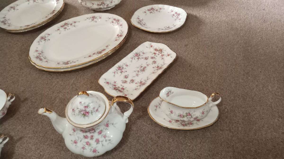 Paragon Victoriana Rose Fine Bone Dinner & Tea Service