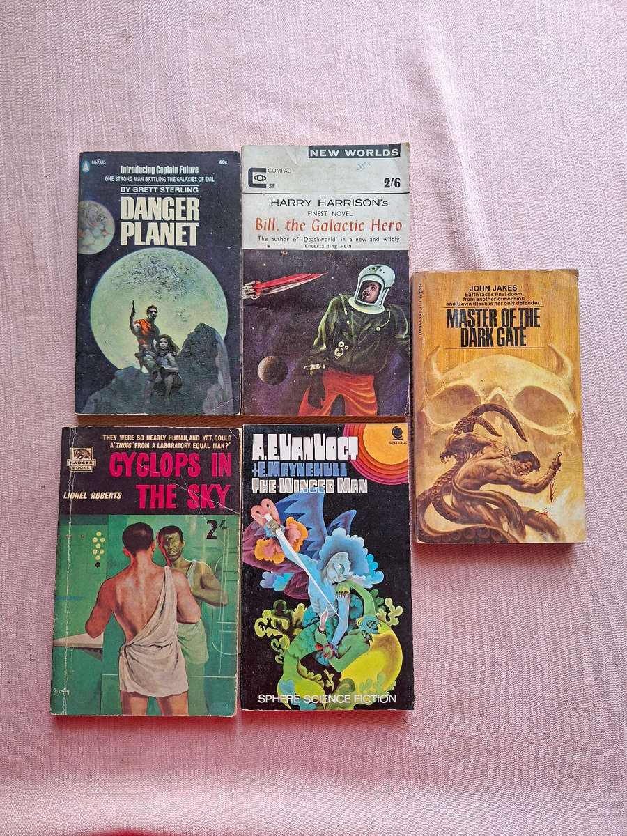 10 Assorted Sci-Fi