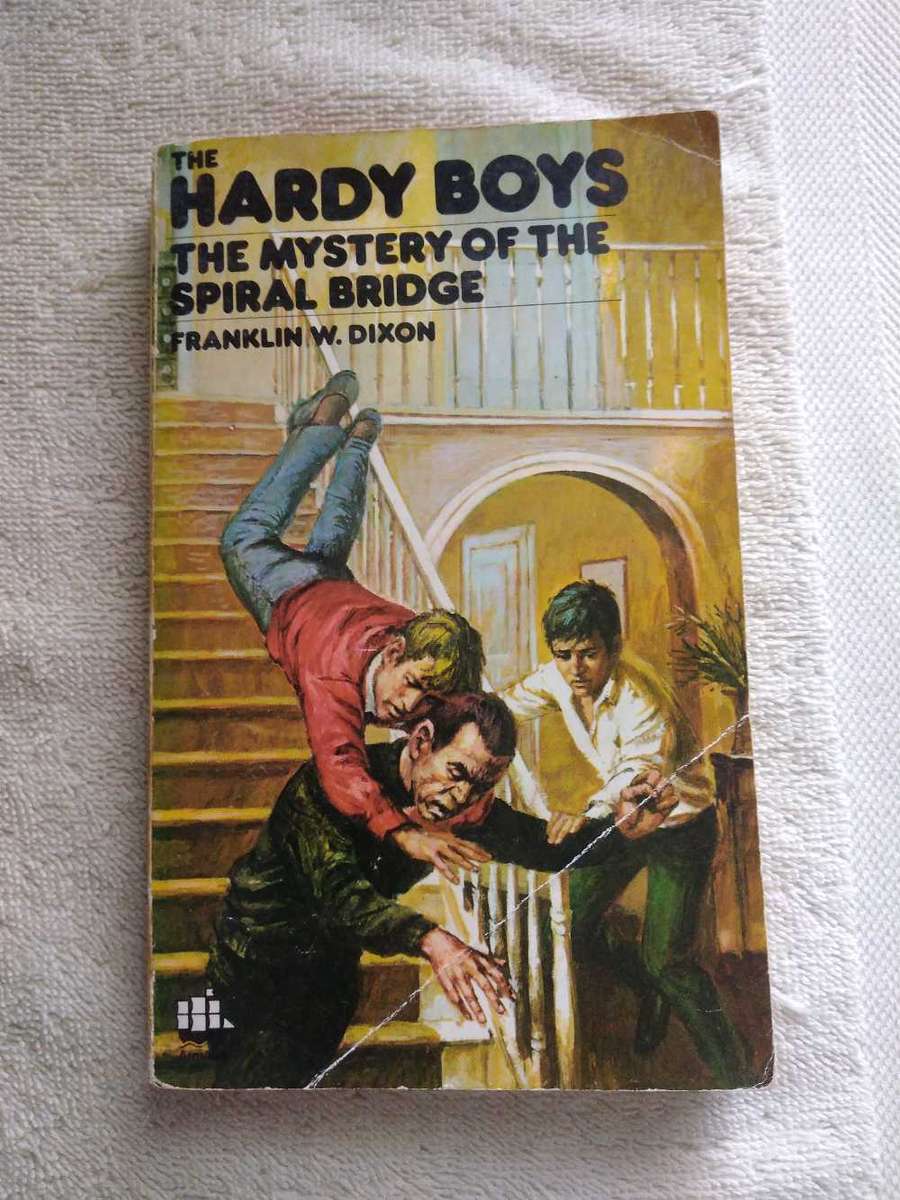 Franklin W Dixon The Hardy Boys The mystery of spiral bridge