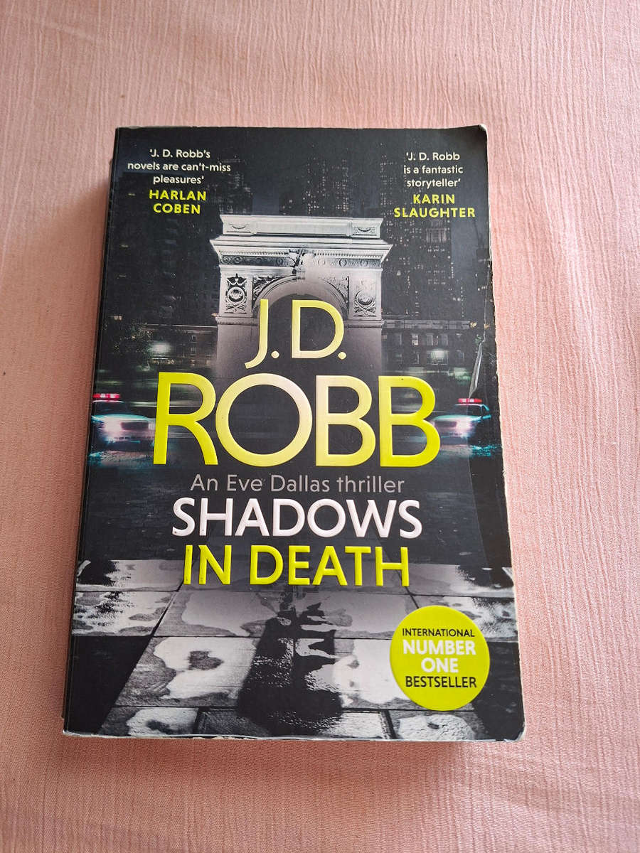 J.D Robb Shadows in Death