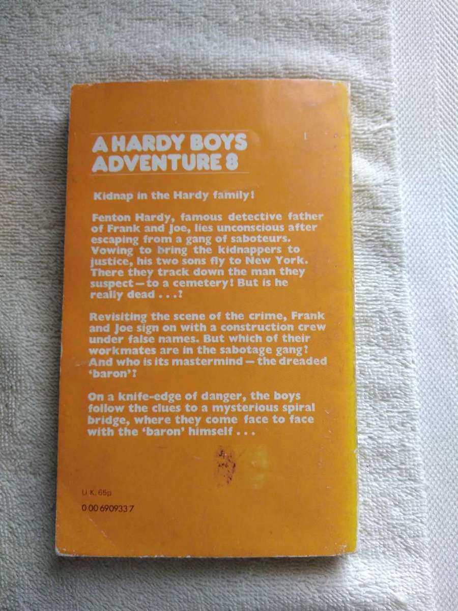 Franklin W Dixon The Hardy Boys The mystery of spiral bridge