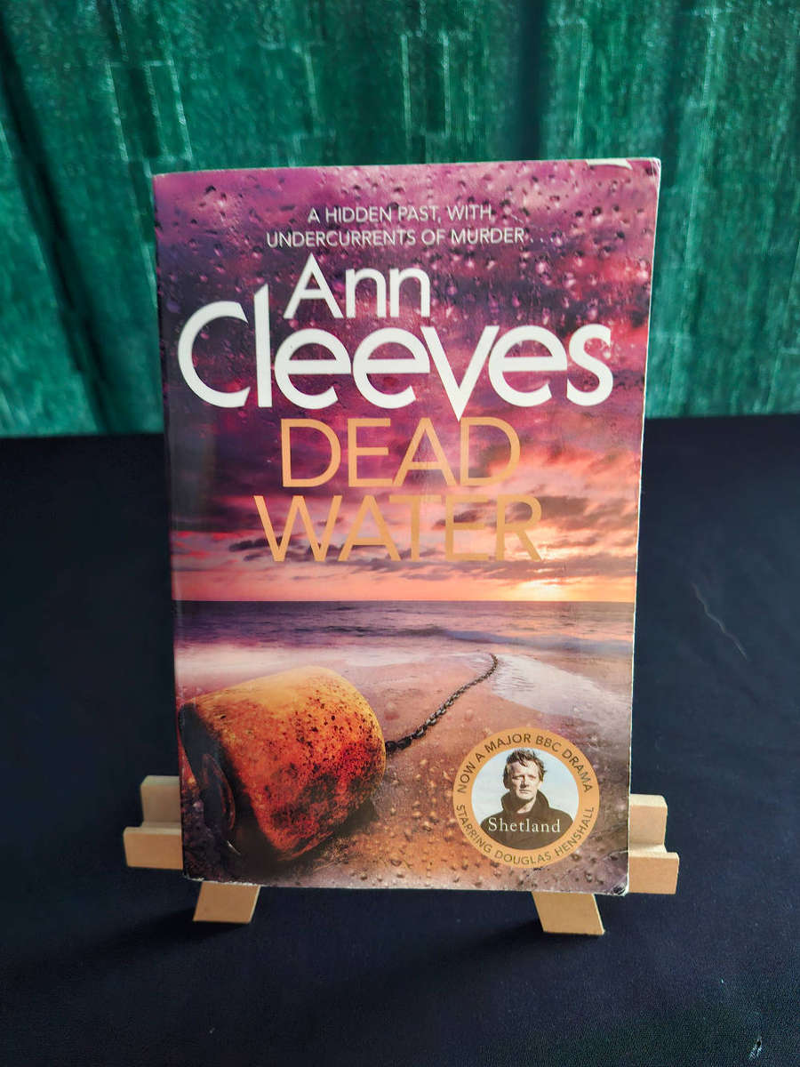 Ann Cleeves Dead Water
