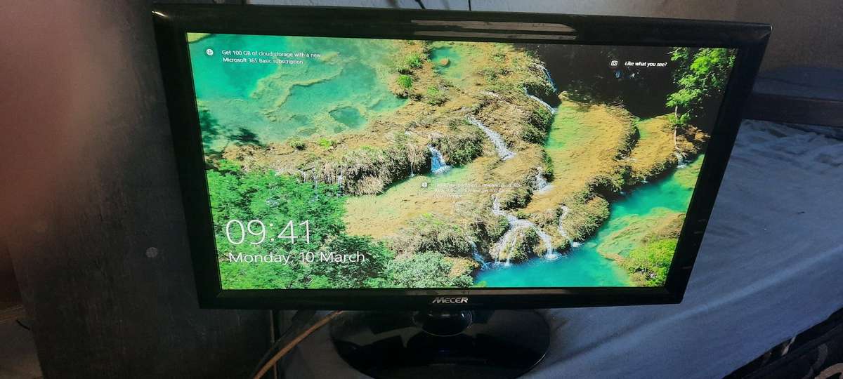 1080p 22 inch Monitor Mecer M2219VWA