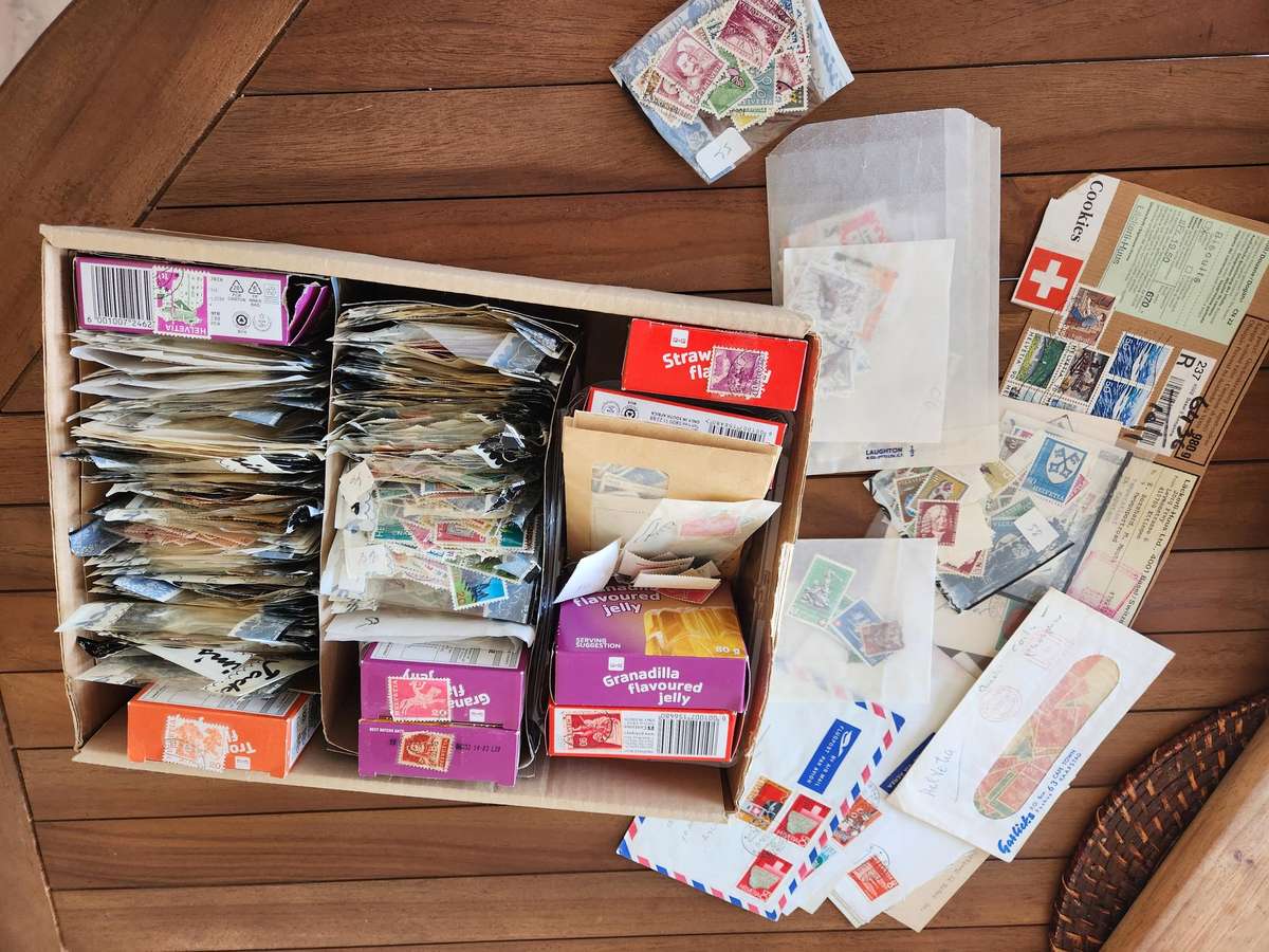 Large collection of Switzerland/Helvetia stamps
