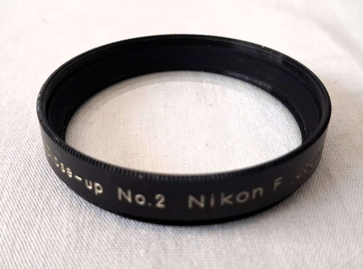 Nikon Close-Up Attachment Lens No.2 F (Mount) - Housed in a leather case