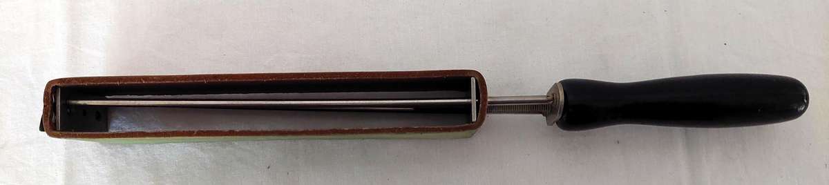Vintage (adjustable) straight razor leather strop - Made in Germany (Herold Solingen)