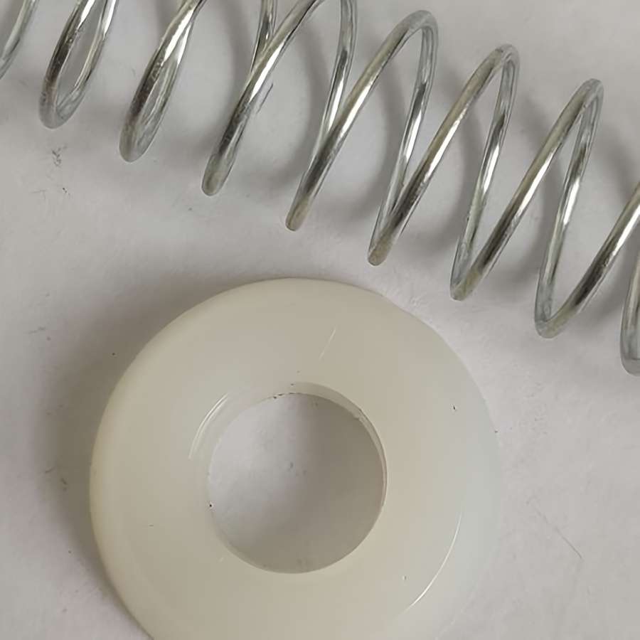 Kit Containing Bushings And Springs