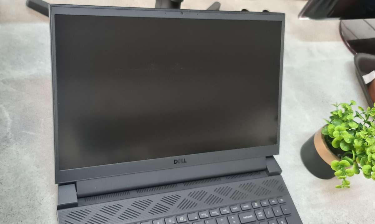 Beast Dell G15 Core i7 Rtx 3060 6GB GDDR6 Vram 16GB RAM 512GB Nvme SSD Gaming Laptop