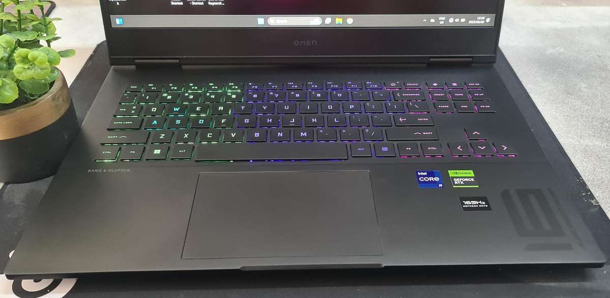 HP Omen 16 Core i9 13900HX RTX 4060 140W Max TGP 8GB 16GB DDR5 5600MT/S RAM 1TB Nvme Gaming Laptop