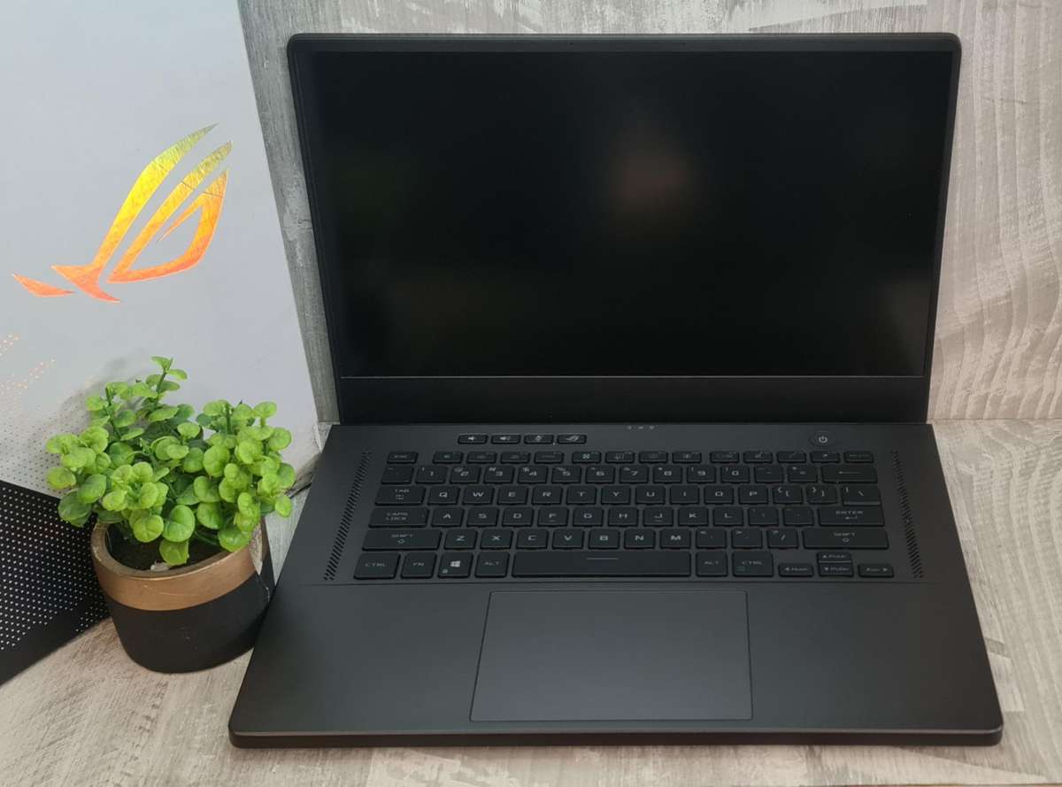 Asus Zephyrus Ryzen 9 5900HS RTX 3070 8GB GDDR6 Vram 16GB DDR4 Ram 1TB Nvme SSD Gaming Laptop