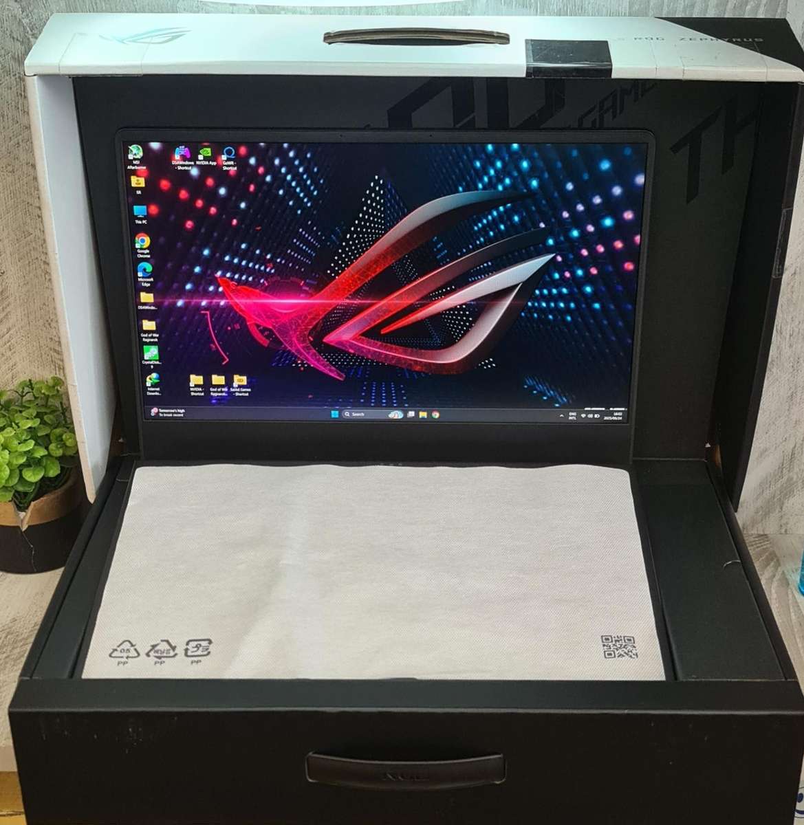 Asus Zephyrus Ryzen 9 5900HS RTX 3070 8GB GDDR6 Vram 16GB DDR4 Ram 1TB Nvme SSD Gaming Laptop