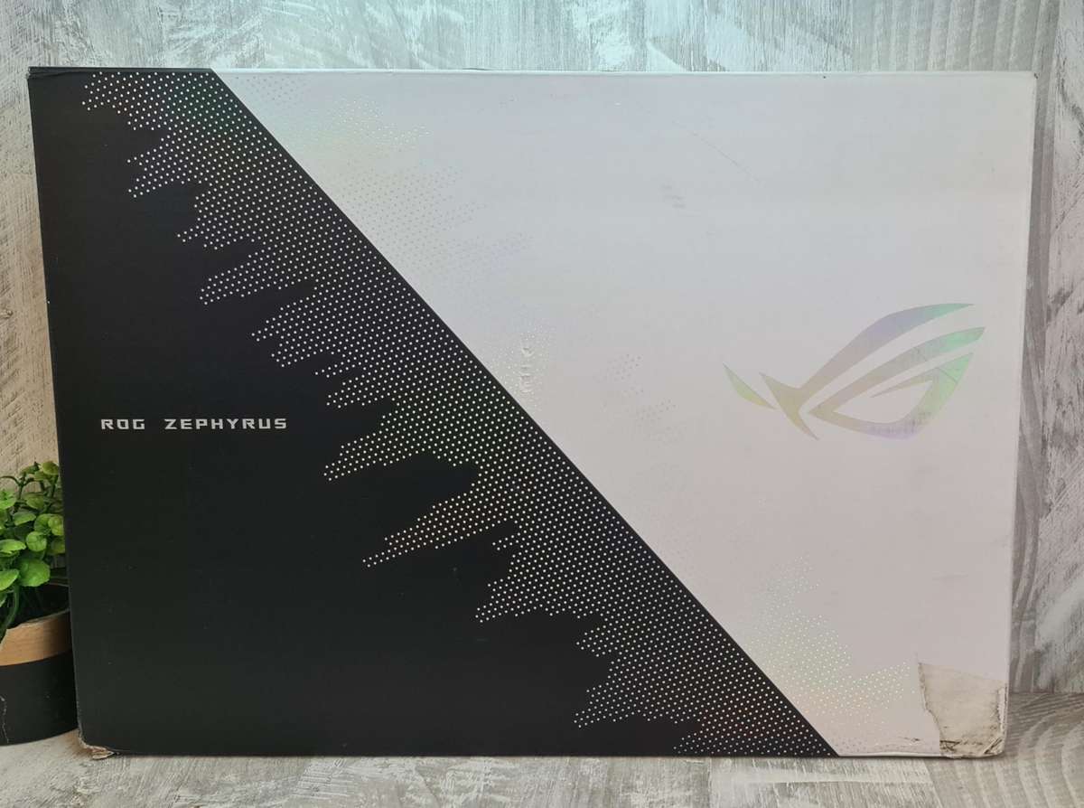 Asus Zephyrus Ryzen 9 5900HS RTX 3070 8GB GDDR6 Vram 16GB DDR4 Ram 1TB Nvme SSD Gaming Laptop