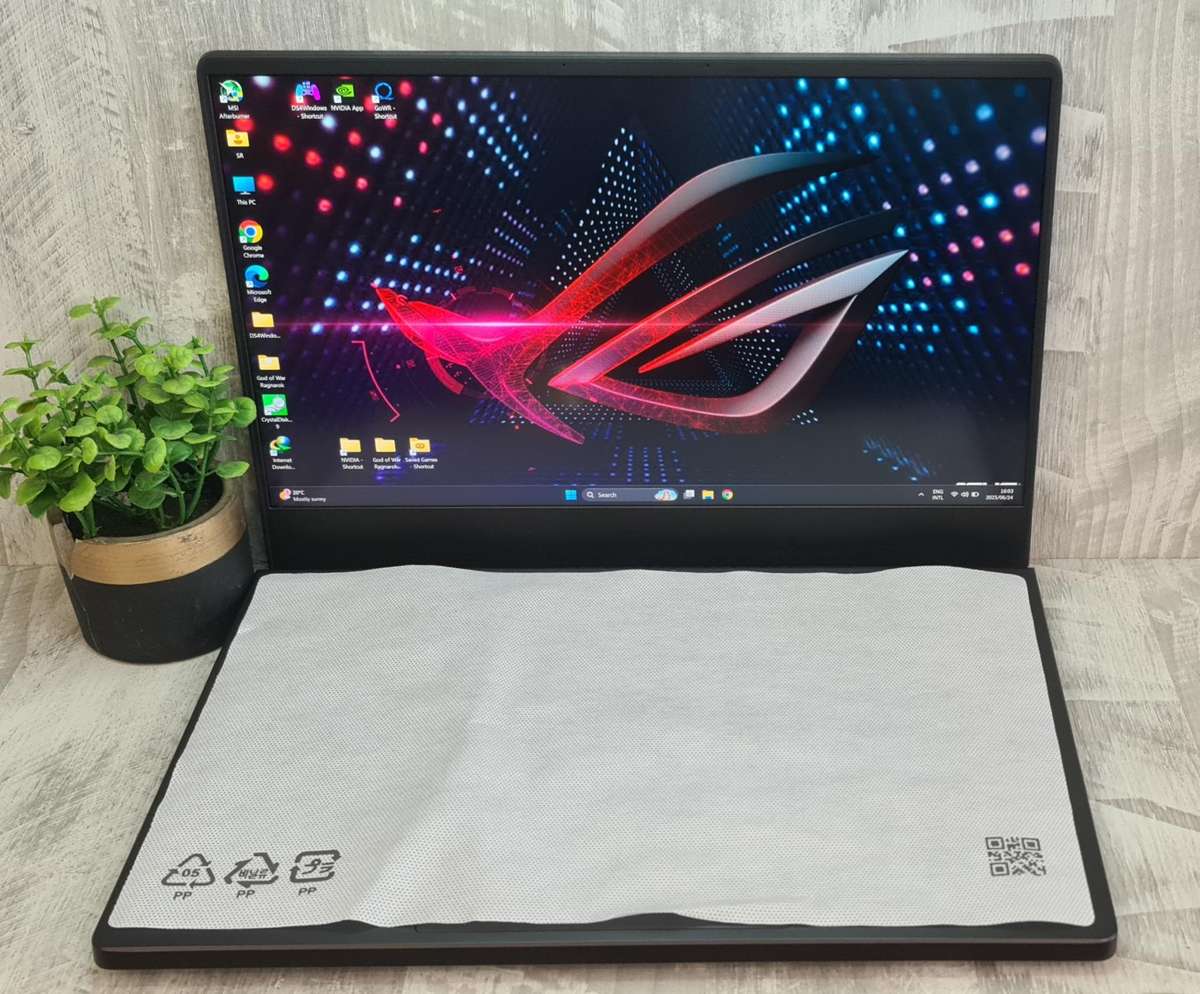 Asus Zephyrus Ryzen 9 5900HS RTX 3070 8GB GDDR6 Vram 16GB DDR4 Ram 1TB Nvme SSD Gaming Laptop