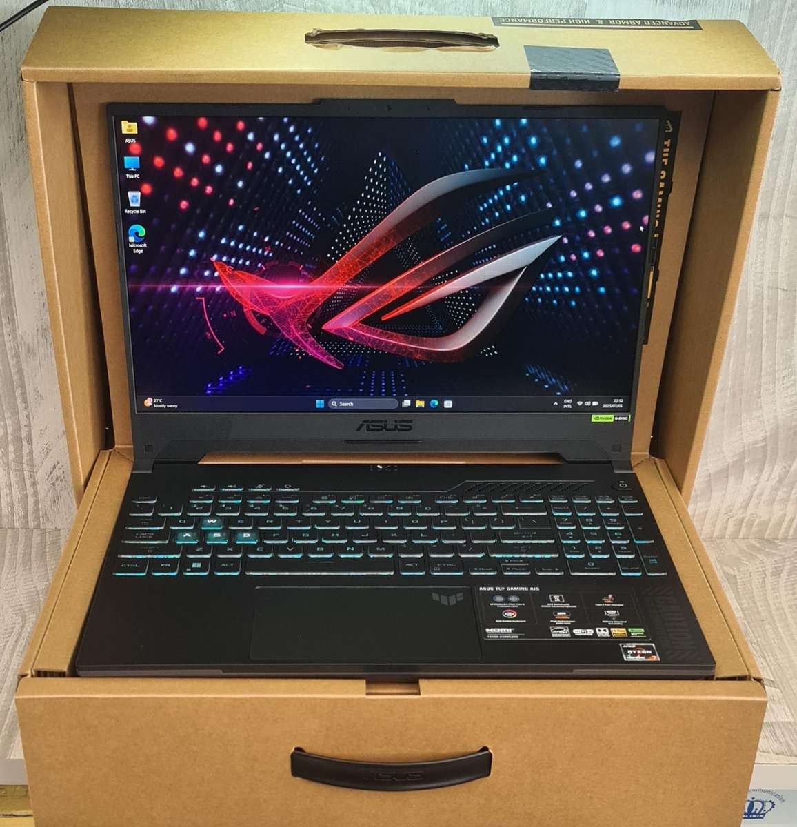 Asus Tuf RTX 4050 6GB GDDR6 Vram Ryzen 7 7735HS 16GB DDR5 4800MHz Ram 512GB Nvme SSD Gaming Laptop