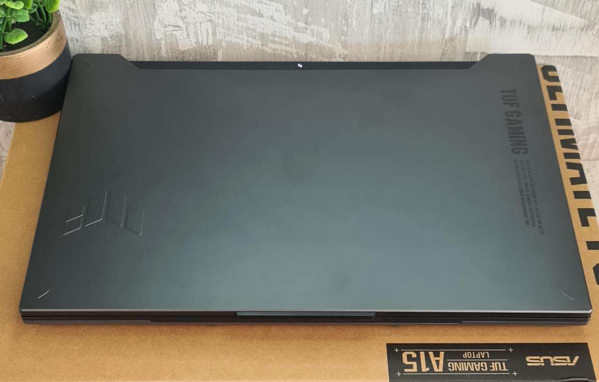 Asus Tuf RTX 4050 6GB GDDR6 Vram Ryzen 7 7735HS 16GB DDR5 4800MHz Ram 512GB Nvme SSD Gaming Laptop