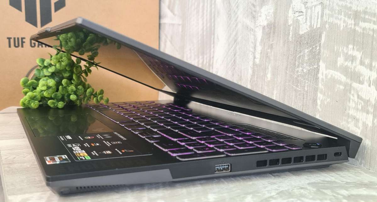 Asus Tuf RTX 4050 6GB GDDR6 Vram Ryzen 7 7735HS 16GB DDR5 4800MHz Ram 512GB Nvme SSD Gaming Laptop