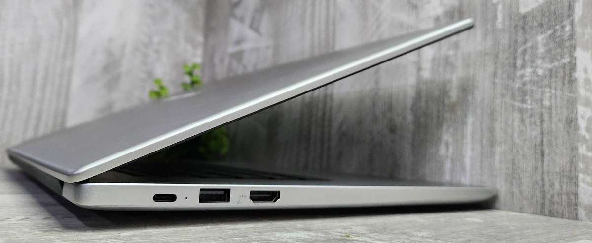 Huawei Core i3 11th Gen 8GB DDR4 Ram 240GB Nvme 15.6'' 1080P Display