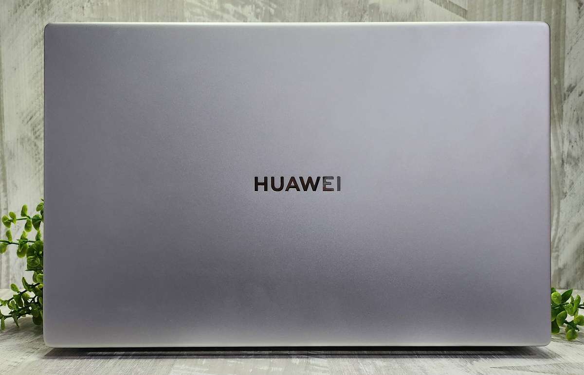 Huawei Core i3 11th Gen 8GB DDR4 Ram 240GB Nvme 15.6'' 1080P Display